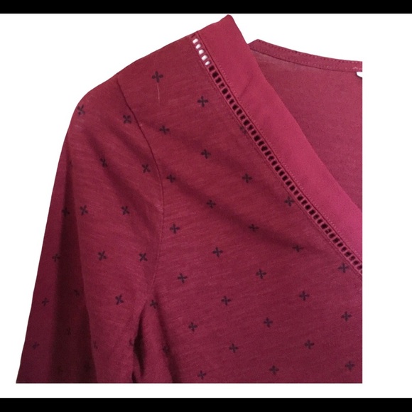 REITMANS Dainty Cross Print With 3/4 Crop Sleeve Top/Tee Maroon Red Size Small - Picture 3 of 9